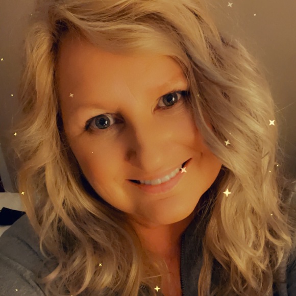 Meet your Posher, Jeannie - Picture 2 of 4